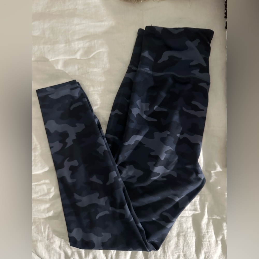 Blue camo leggings